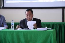 Di Tengah Tugas Bupati, Robby Dondokambey Tuntaskan Uji Disertasi Doktor di Unima