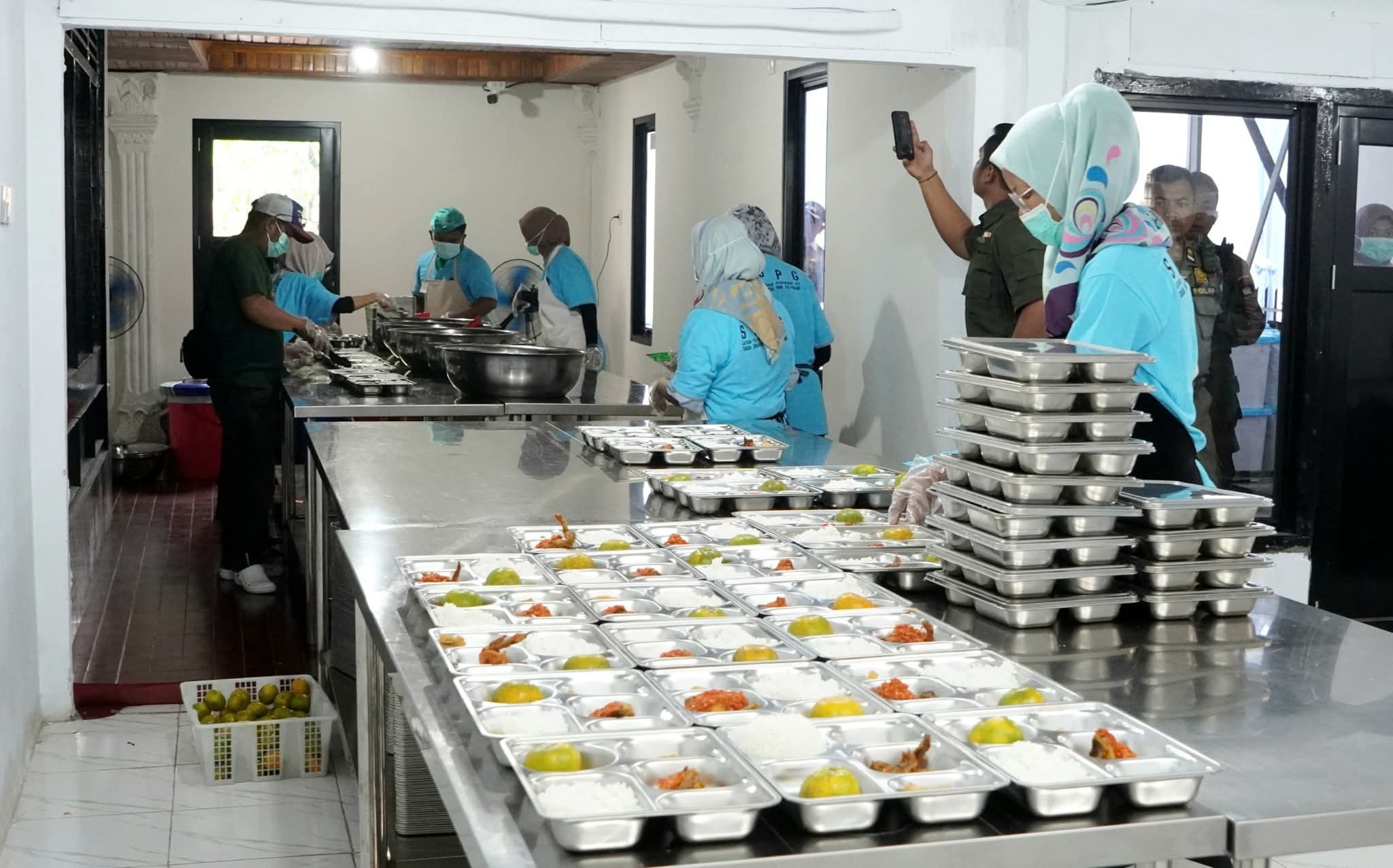 Pemerintah Targetkan 82 Juta Penerima MBG: Lansia Termasuk Prioritas Perlindungan Pangan Nasional