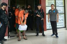 11 Tahanan Kasus Penembakan PETI Ratatotok Dilimpahkan ke Polda Sulut