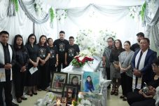 Kepergian Pramugari ATR, Bupati Minahasa Hadir Menguatkan Keluarga