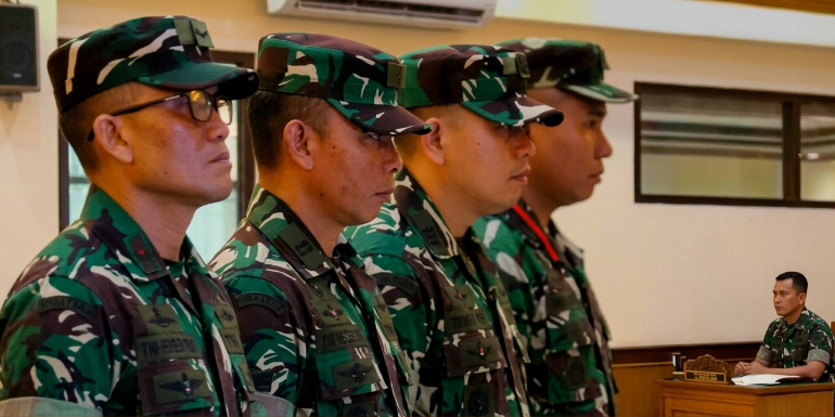 Tampang Para Pelaku Oknum BAIS TNI Muncul di Sidang Perdana Kasus Air Keras