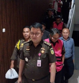 Baru Ditetapkan Tersangka, Tiga Pejabat Sitaro Langsung Rompi Merah dan Digelandang ke Rutan Malendeng