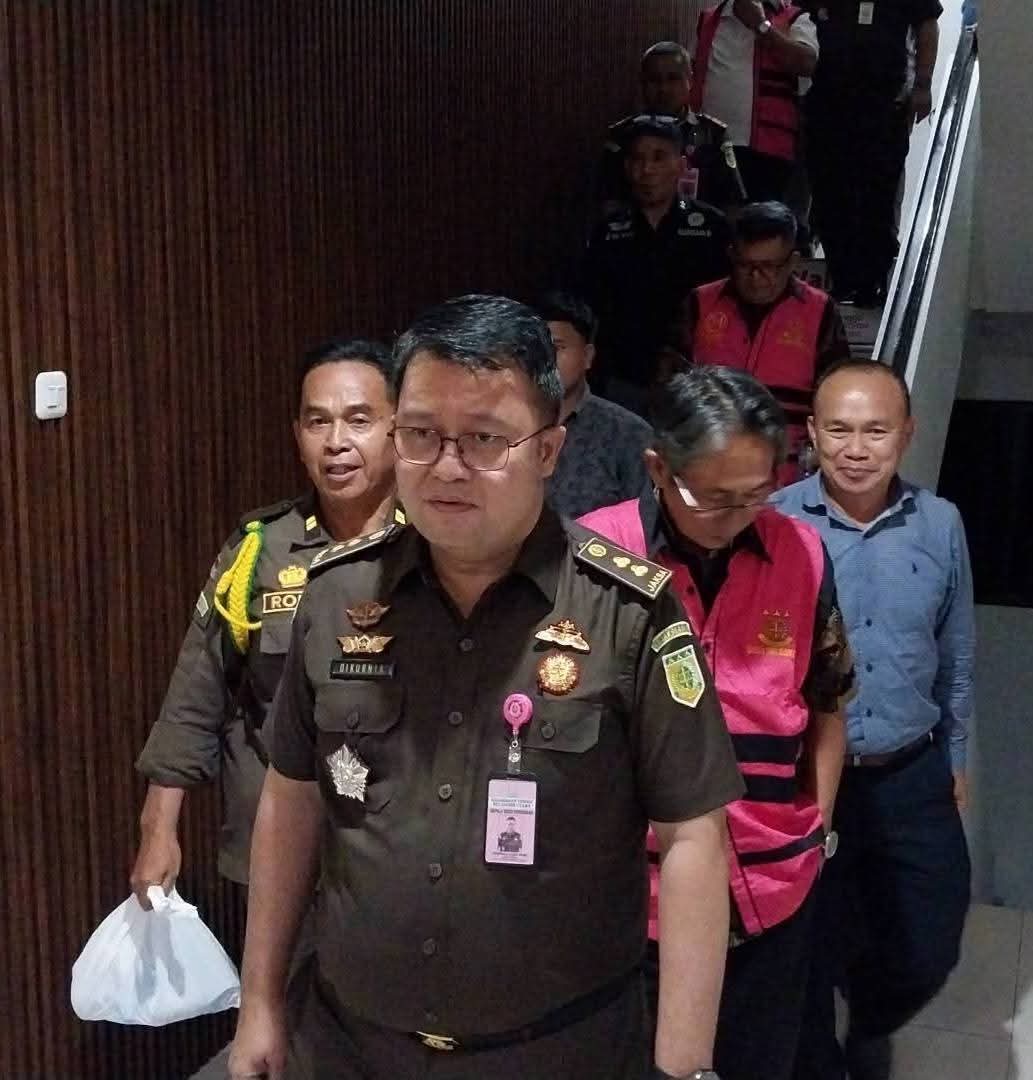 Baru Ditetapkan Tersangka, Tiga Pejabat Sitaro Langsung Rompi Merah dan Digelandang ke Rutan Malendeng