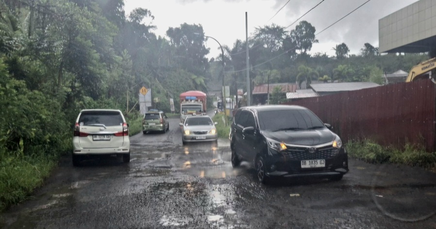 Bertahun-tahun Rusak, Jalan Tomohon–Tanawangko Jadi Bukti Buruknya Pengelolaan Infrastruktur