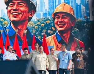 Prabowo Subianto Bertanya, “MBG Bermanfaat atau Tidak?” Buruh Serentak Menjawab “Tidak”