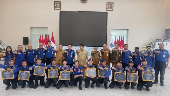 Gubernur YSK Apresiasi Aksi Heroik Damkar Manado saat Kebakaran Mega Mall