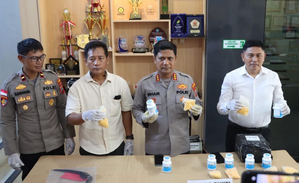 Polresta Manado Sikat Jaringan Obat Keras Ilegal, 7.000 Butir Trihexyphenidyl Disita