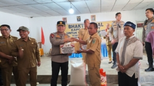 Kapolda Sulut Salurkan Bantuan untuk Korban Bencana di Bolmong, 181 KK Terima Paket Sembako