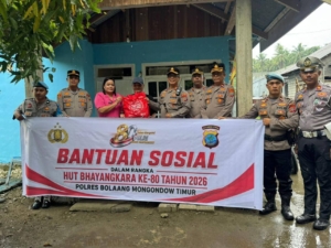 Kapolres Boltim dan Ketua Bhayangkari Salurkan Bantuan Sosial untuk Warga Kurang Mampu Sambut HUT Bhayangkara ke-80