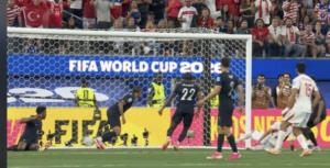 Gol 90+8 Kaan Ayhan Bikin Amerika Serikat Tersungkur di Kandang Sendiri