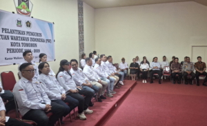 Wali Kota Caroll Senduk Kukuhkan Pengurus PWI Tomohon Periode 2026–2029