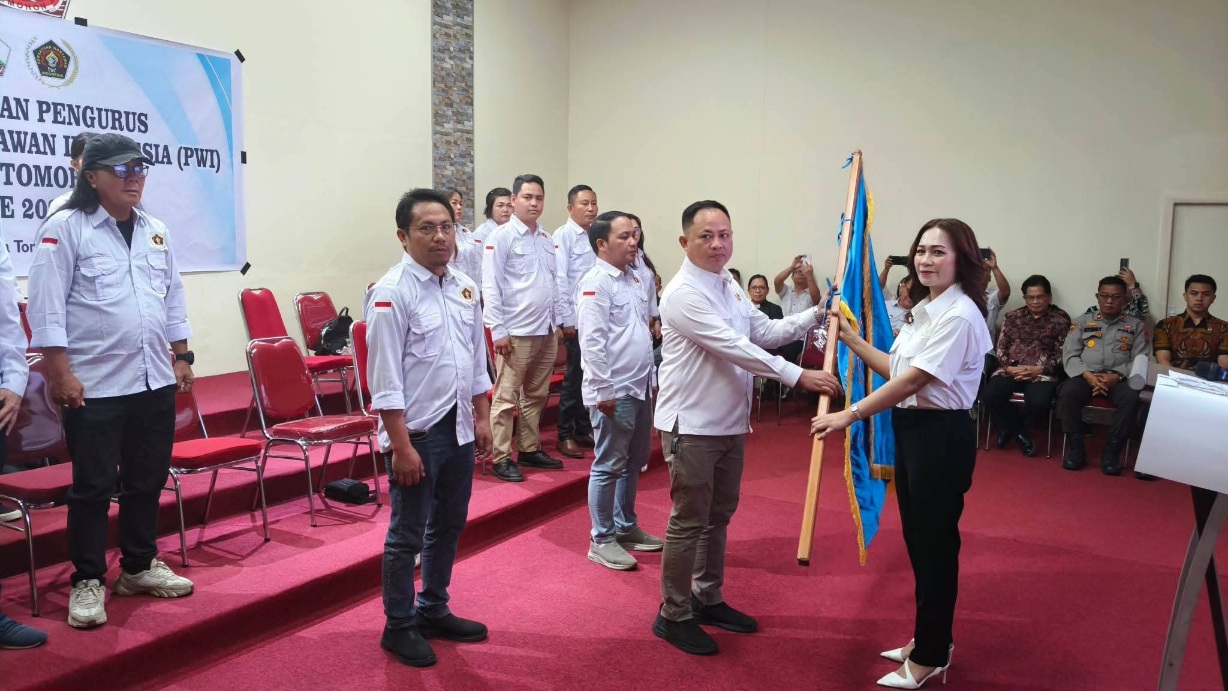 Ketua PWI Sulut Lantik Pengurus PWI Tomohon 2026–2029, Sintya Bojoh Titip Pesan Jaga Integritas Pers
