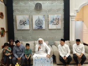 Safari Dakwah di Kotamobagu, Syekh Muhamad Ali Jaber Jalin Silaturahmi dengan Keluarga Rahman Saleh
