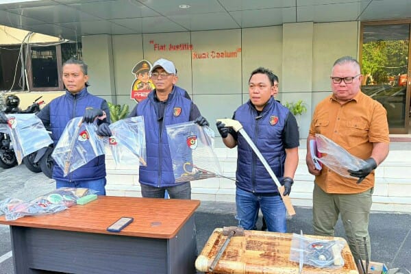 Terbongkar! Pabrik Sajam Ilegal di Minut Edarkan Senjata Lewat Medsos
