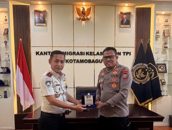 Kapolres Kotamobagu AKBP Abdul Kholik Perkuat Sinergi dengan Kunjungi Kantor Imigrasi Kelas II Non TPI