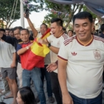 Sorak Sorai Kemenangan Spanyol Menggema di Megamas, Gubernur Yulius Selvanus Nobar Bersama Ribuan Warga