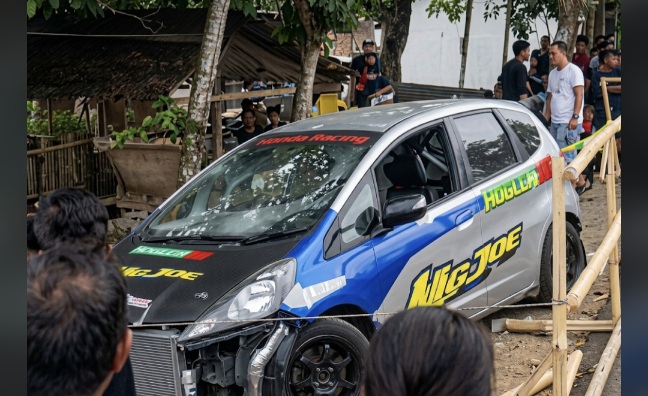Drag Race di Kotamobagu Berujung Maut, Mobil Peserta Hantam Penonton, 6 Orang Dilaporkan Tewas
