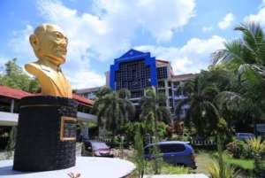 Belum Habis Masa Jabatan, Rektor Unsrat Tiba-Tiba Dicopot Menteri