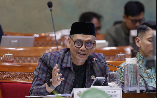 Tanpa Tes, 230 Ribu Guru PPPK Paruh Waktu Akan Diangkat Jadi Penuh Waktu pada 2027