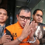 Usai Diperiksa KPK Bupati Bolmut Sirajudin Keluar Pakai Rompi Tahanan