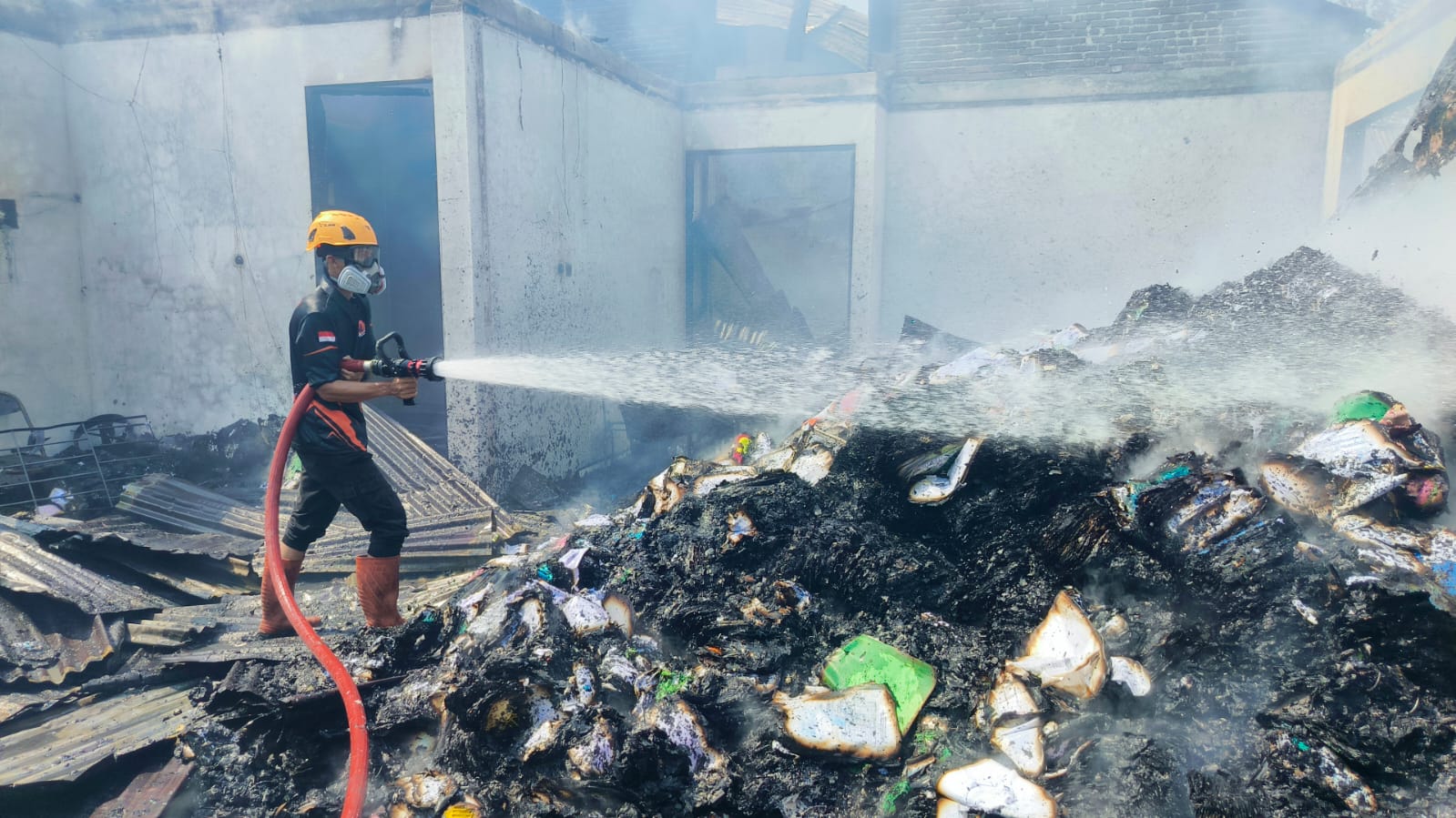 Kantor Dinas Pertanian Bolmong Terbakar Diduga Korsleting Listrik