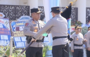 BREAKING NEWS Yudo Hermanto Terima Pataka Polda Sulut