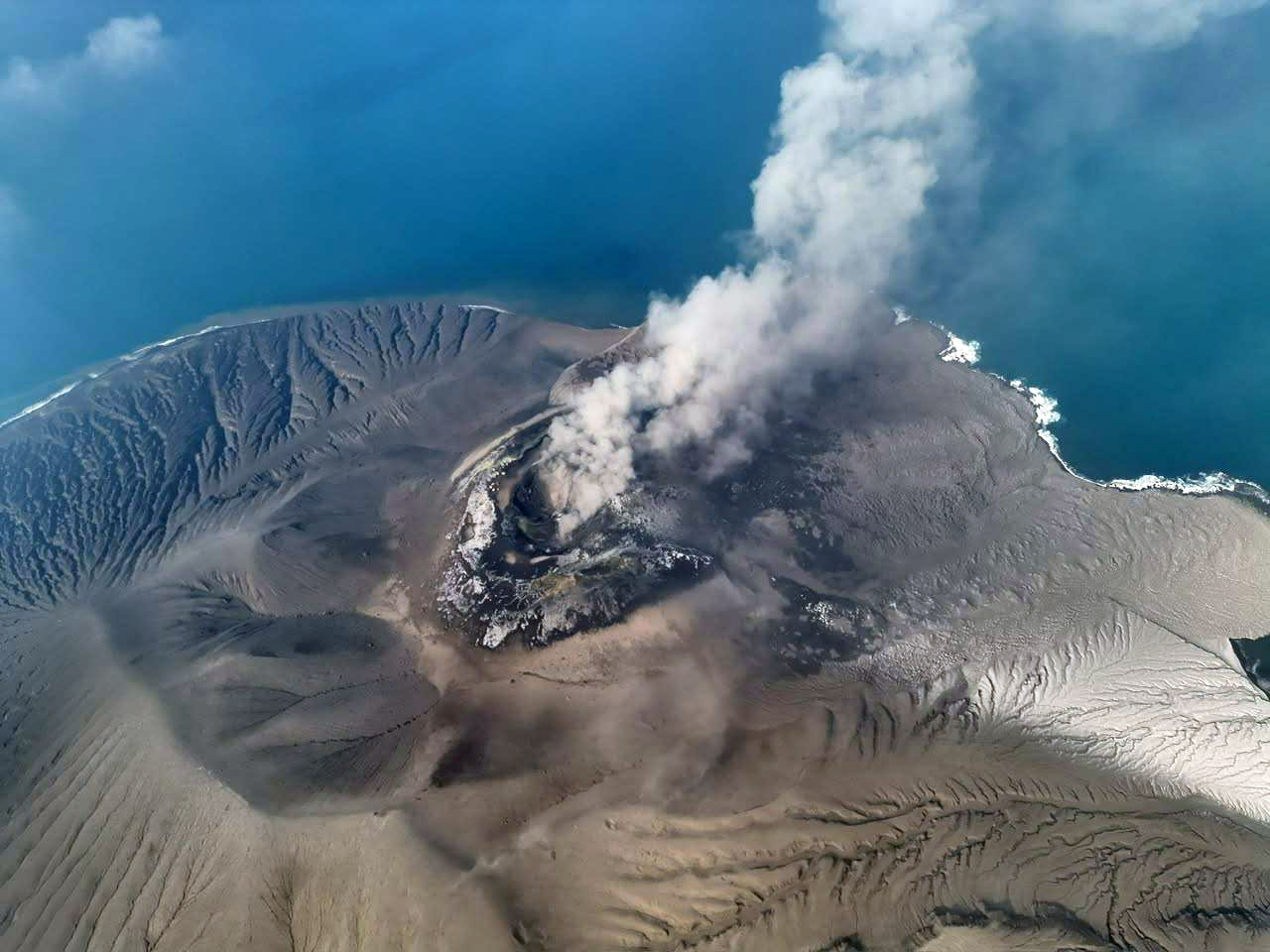 Erupsi Anak Krakatau Berakhir Setelah 25 Jam Status Siaga Tetap Berlaku