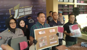 Produksi Uang Rupiah Palsu Senilai Rp1 Miliar, Dua Kakak Beradik Ditangkap