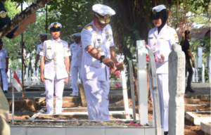 Hormati Para Pahlawan, Laksda TNI Andi Abdul Aziz Pimpin Ziarah Hari Jadi ke-81 TNI AL di TMP Panaikang