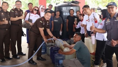 Kejati Sulut Salurkan Air Bersih ke Pulau Bunaken hingga Manado Tua