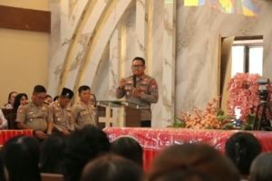 Kapolres Kotamobagu Ajak Warga Poopo Jaga Kerukunan Saat Kunjungi Gereja Katare