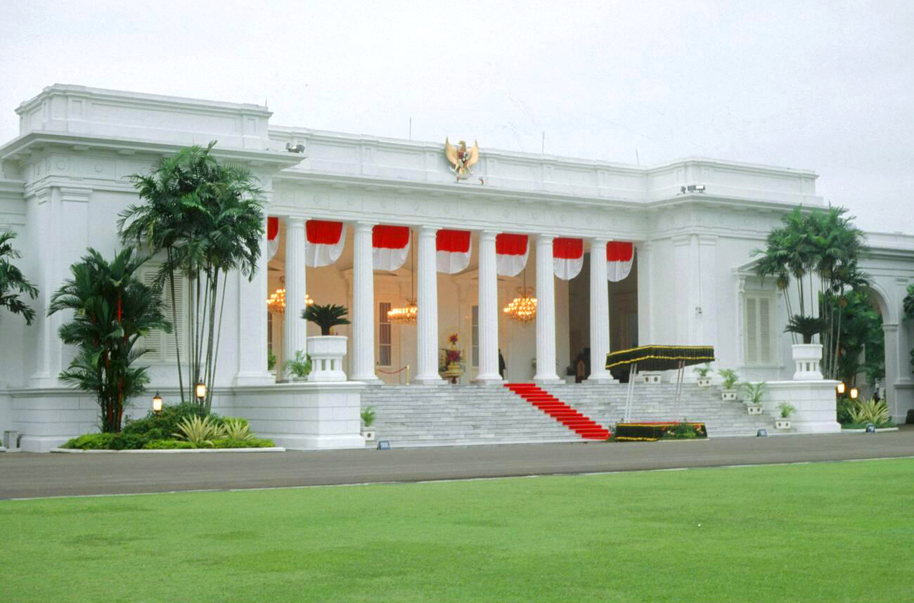 Malam Ini MK Putus Sengketa Ijazah Gibran Apa Dampaknya bagi Istana