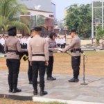 Kapolda Sulut Ganjar Penghargaan kepada 24 Penyidik Pengungkap Penyelundupan Emas
