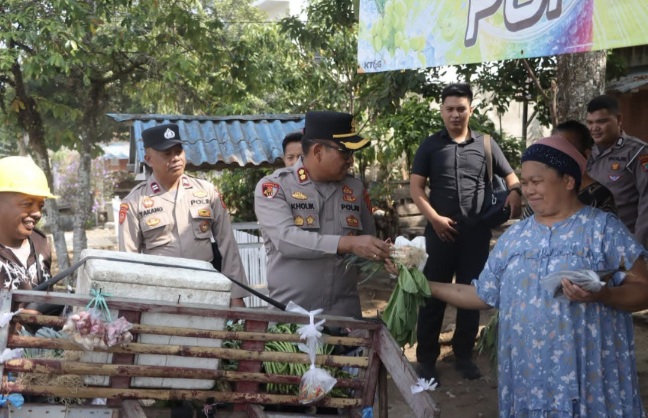 Kapolres Kotamobagu AKBP Abdul Kholik Tunjukkan Keteladanan Lewat Aksi Humanis Bersama Masyarakat